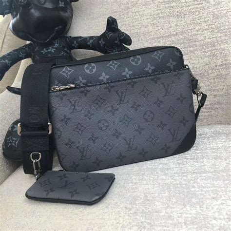 louis vuitton men messenger bag.